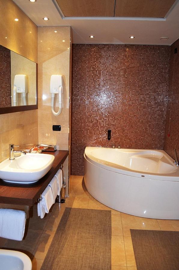 Hotel Ristorante Giada Grumolo delle Abbadesse ภายนอก รูปภาพ